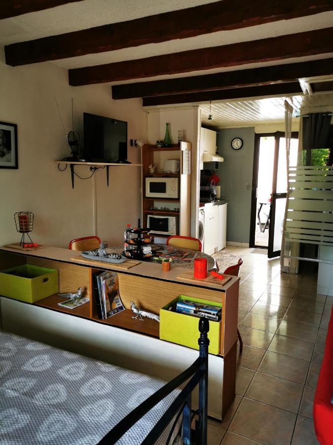 Studio très agréable totalement indépendant dans maison avec cour sans vis à vis Villa Vittel Exterior foto